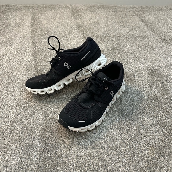 On Running shoes - Picture 1 of 2